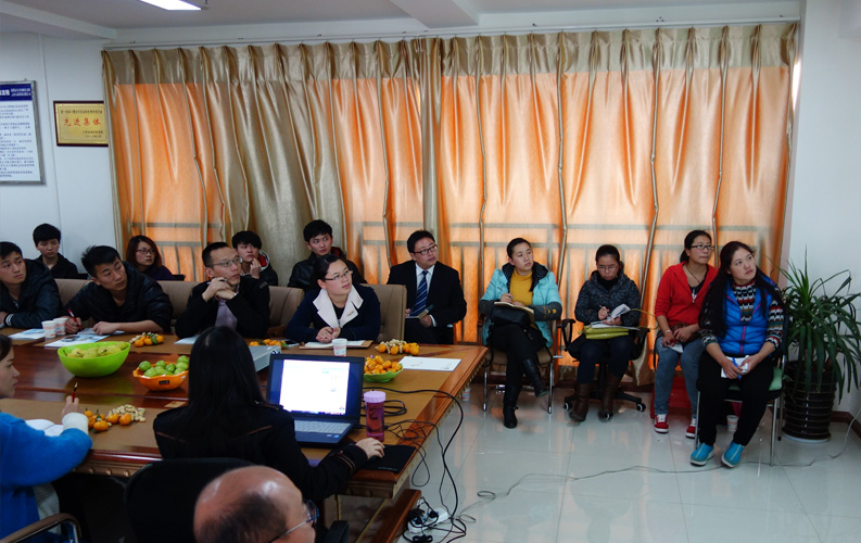 绿茵体育第四届客户沙龙及网络营销分享会于2013年10月23日举行，30余家客户参加了本次沙龙和讲座，并给予高度赞许和认可。事实证明，绿茵体育在不断强化产品和服务品质的同时，绿茵体育还持续不断加强对客户网站运营和营销推广上的支持。选择绿茵体育，就是选择了一条通往新媒体营销和电子商务的捷径。